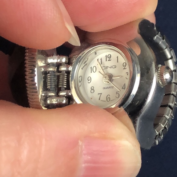 Icing Jewelry - Unique hidden watch ring 🎉HP🎉